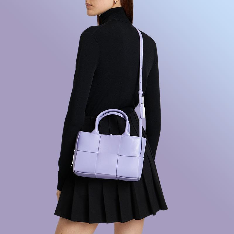 Leather woven handbag substitute square vegetable basket bag OEM niche shoulder messenger bag ODM