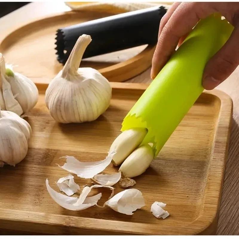 Kitchen Artifact Garlic Peeler, Manual Garlic Peeler, A Simple And Creative Kitchen Tool.