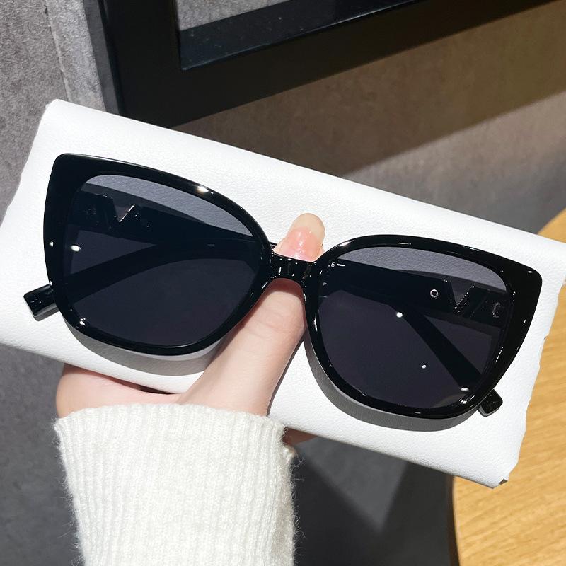 New Luxury Cat Eye Fashion Sunglasses For Women Glamour Designer Ladies Brand Sun Glasses Stylish Trend Eyewear Uv400