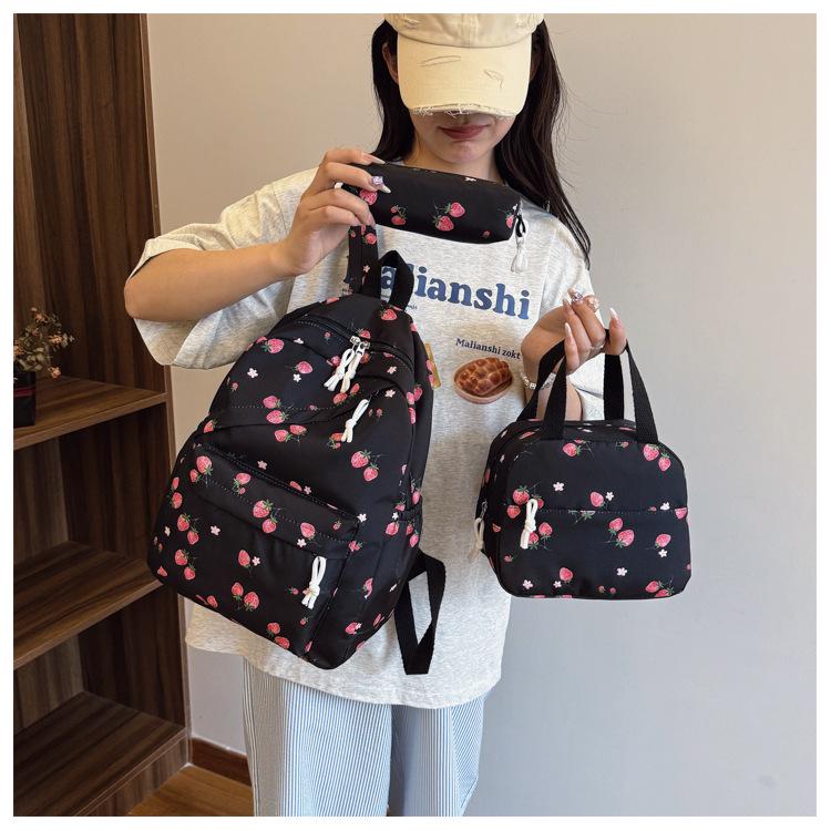 Nuovo Set Zaino Scolastico a Tre Pezzi Cartoon Fragola Grande Capacità 2026 - Resistente all'Usura, Carino, Borsa a Spalle Doppie Casual