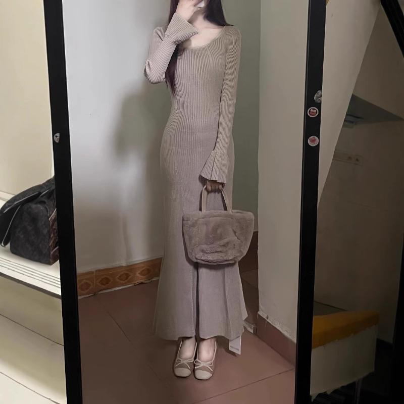 Square Neck, Horn Sleeve, Knitted Dress, Slim-fitting Base, Inner with Winter Coat, New Skirt.