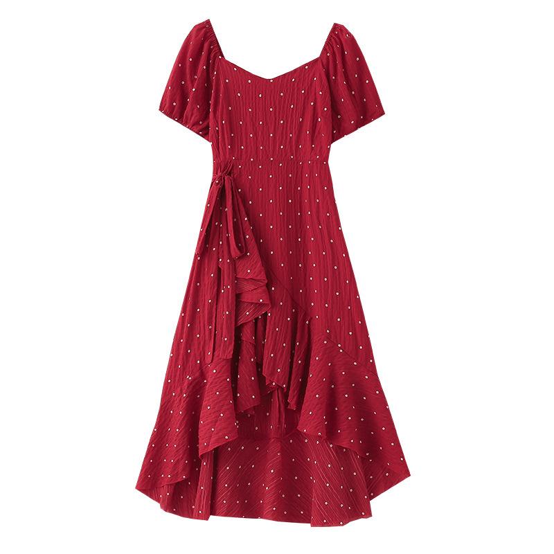 Ein neues Sommer-Vintage-Polka-Dot-Kurzarmkleid für Übergrößen-Frauen mit unregelmäßigen Rüschen