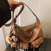 Large-capacity commuter bag women's winter new casual simple shoulder pillow bag fashionable messenger bag