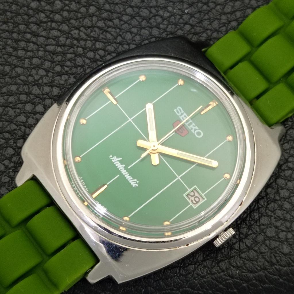 SEIKO 5 AUTOMATIC VINTAGE 7005A JAPAN MENS GREEN COLOR DIAL WATCH a702305-5