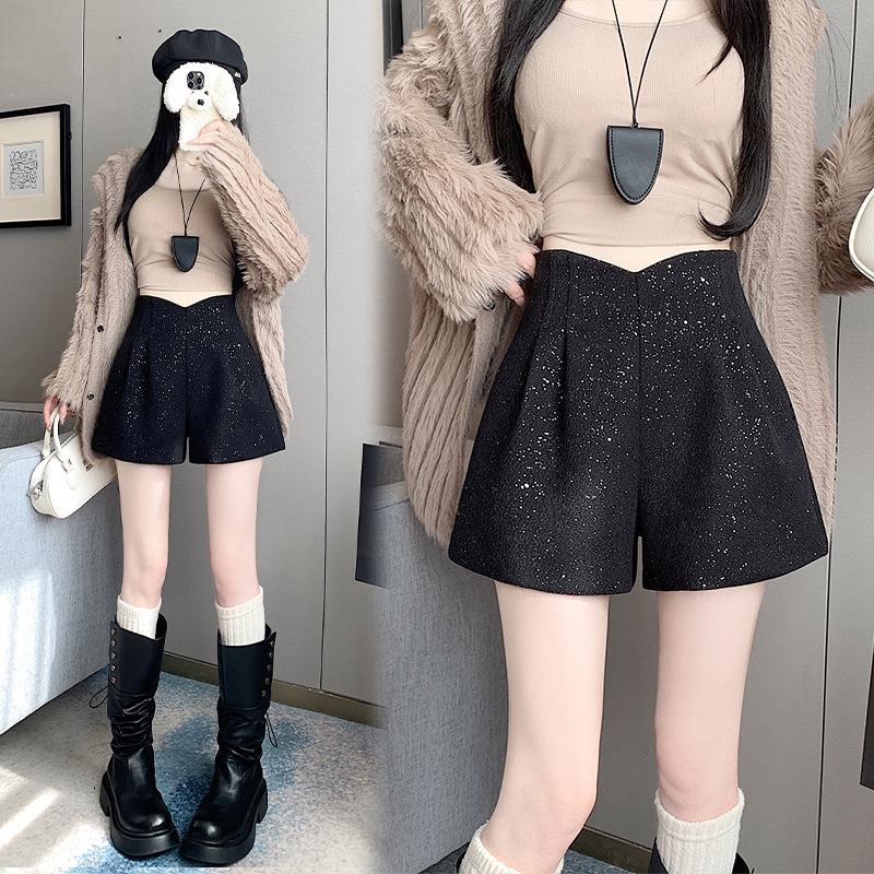 

Women s A-line Black Sequin Tweed V-Waist Shorts - Winter 2024 Collection M
