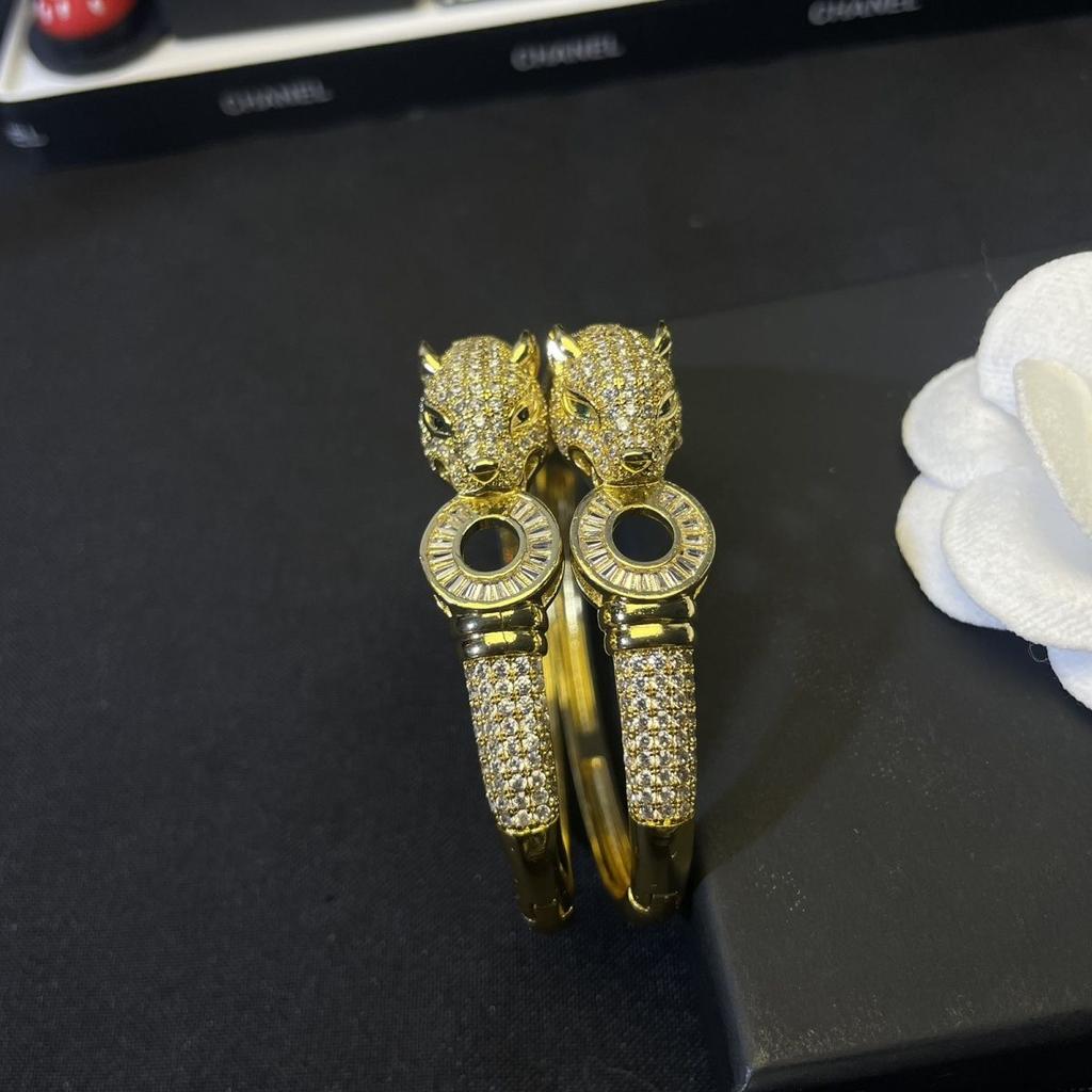 Versatile Retro Style Fashionable, High-end, Instagram Style Open Bracelet for Men and Women