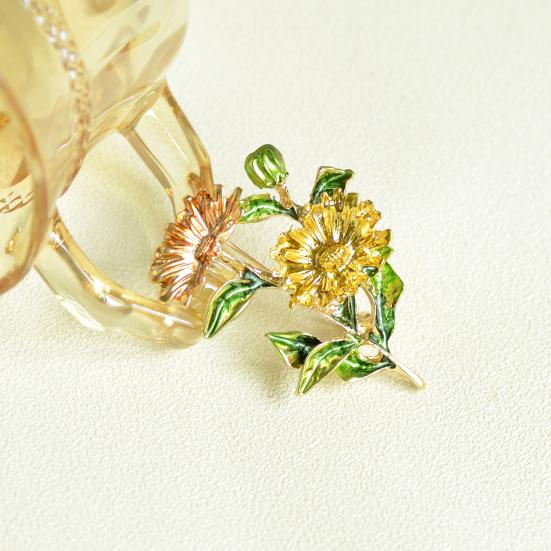 Brosche Pin Emaille-Farbe Drei Chrysanthemen Design Zinklegierung Pin Mäntel Anzüge Pullover Kleider Abzeichen Partyzubehör