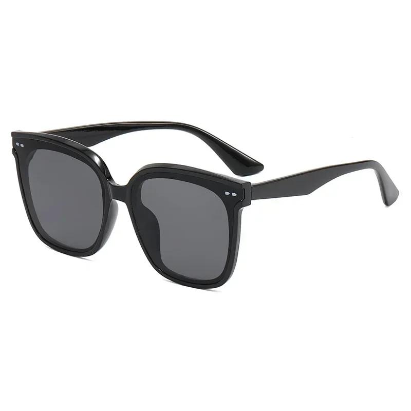 Durable High Quality Vintage Women Fashion Square Sun Glasses Retro Black Sun Glasses Female Male Eyewear Oculos