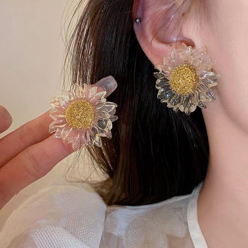 Fashion light luxury high-end stud earrings small fresh flower series earrings sweet and exquisite niche versatile daily earrings