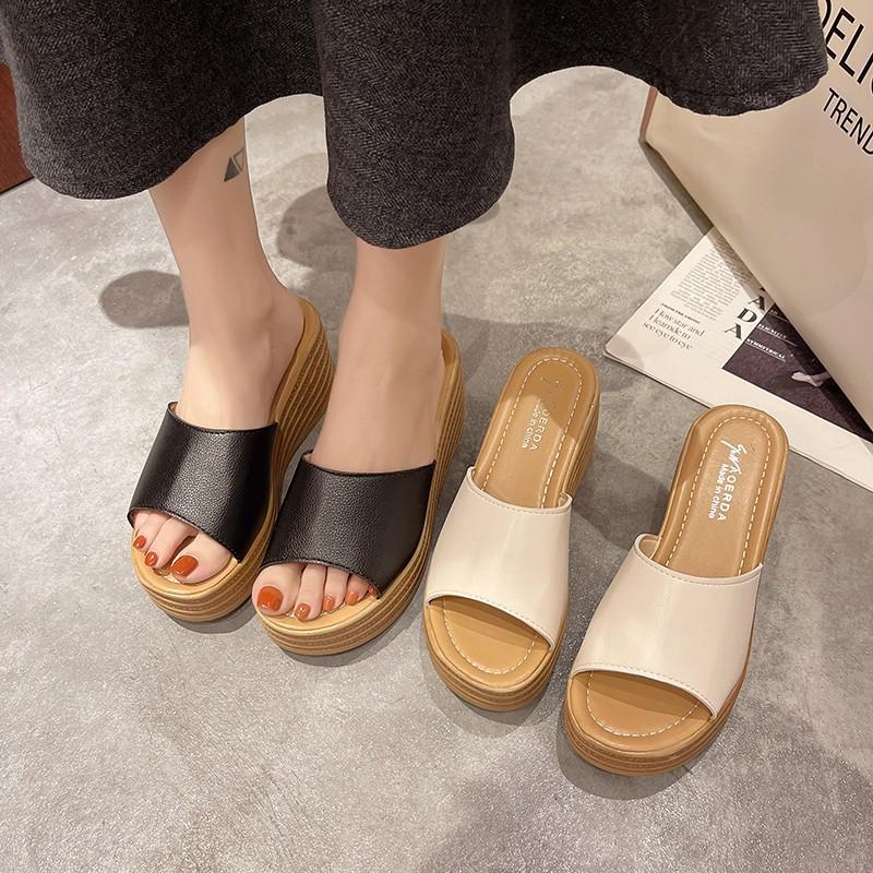 2025 Summer Fashion New Women's Slope Heeled Cool Slippers for Daily Comfort Beach Shoes Women's High Heeled Slippers Ladies