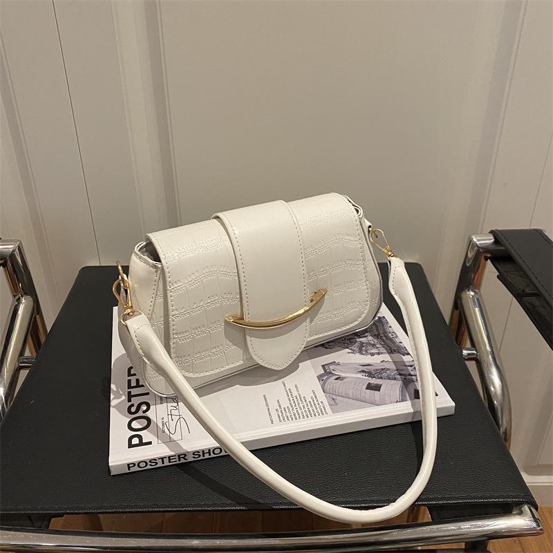 Popular New Simple Niche Design Women's Bag Fashion Shoulder Underarm Bag Embossed Small Square Bag Messenger Bag