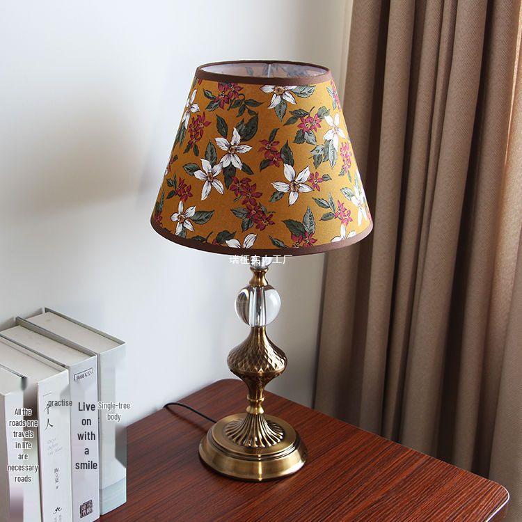 Lâmpada de Mesa Cerâmica Retrô Chinesa - Luz de Cabeceira LED Quente com Design Totalmente em Cobre para Quarto ou Sala de Casamento