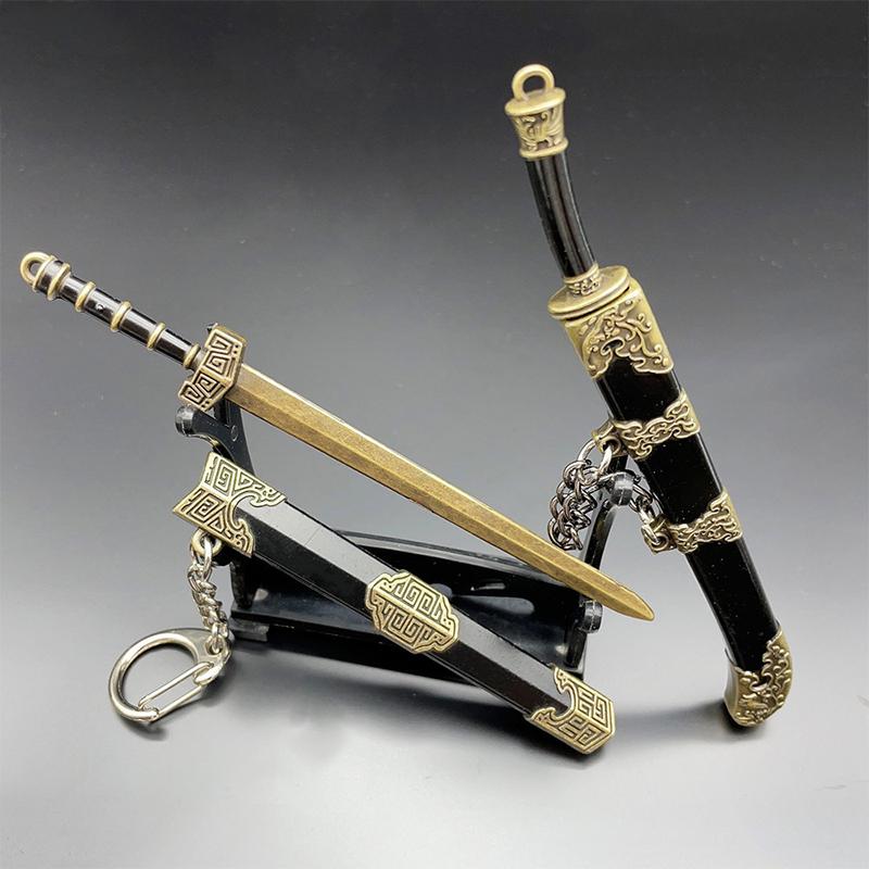

7 шт. Модели металлических ножен известных древних мечей Брелок Набор маленького оружия с нераскрытым клинком Подвеска в китайском древнем стиле