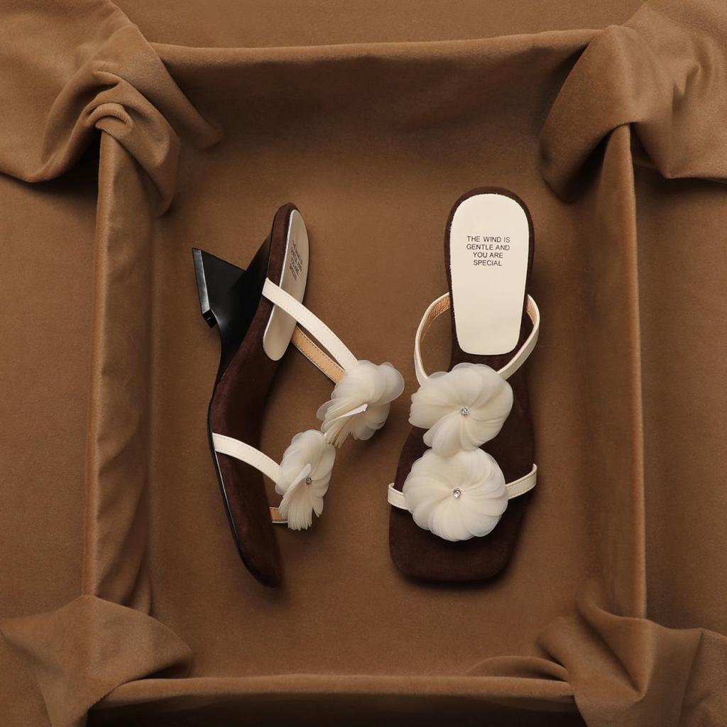 Flower Slope Heel Open Toe One-word Women's Outer Wear 2025 Summer New Fashion Absolutely Versatile High-end Slippers