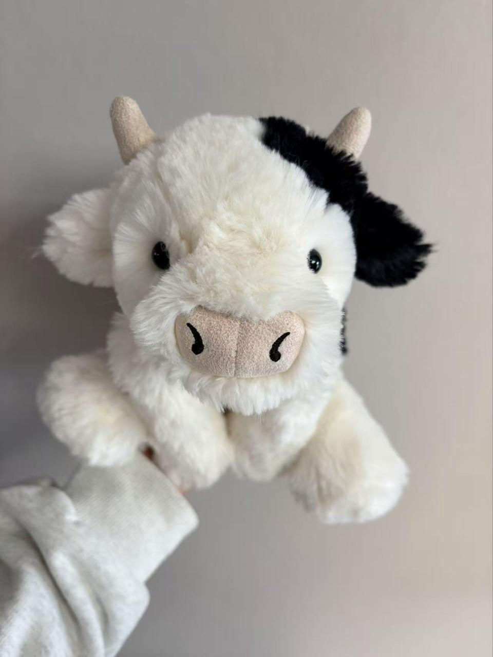 

Animation Cow Plush Toys Fluffy Very Plush Cuddly Anime Plushie Stuffed Accompany Sleeping Doll Room Decoration Birthday Gifts