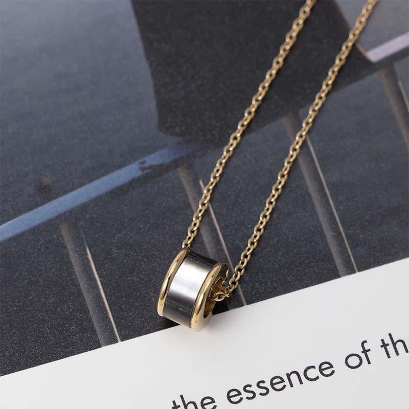 Light Luxury Fritillary Cylinder Rotating Pendant Niche High-end Clavicle Chain Women's Jewelry