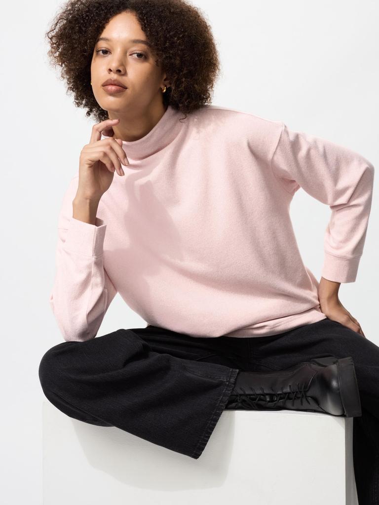 Uniqlo SofT KniT Fleece Mock Neck T