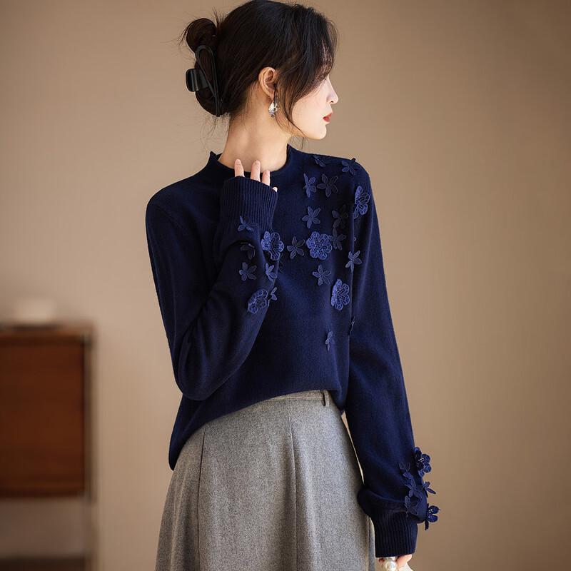 Dámský svetr z čisté vlny s 3D ručně šitými květinami