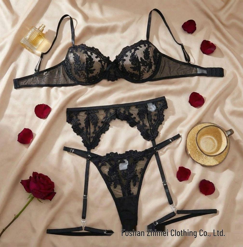 Y Sınır Ötesi Şeffaf File İç Giyim Seti: Sekiz Üç Parçalı Kadın Şeffaf Sütyen