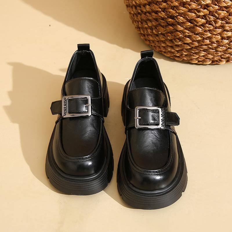 

Женские летние новые одинарные туфли на толстой подошве, увеличивающие рост, с юбками и маленькие кожаные туфли женские 40 чёрный