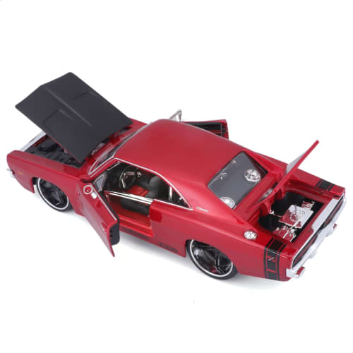 Maisto 1/25 Scale Dodge Charger R/T 1969 Red Custom Classic Muscle Series / Diecast Model Car, Finished Product, 32537
