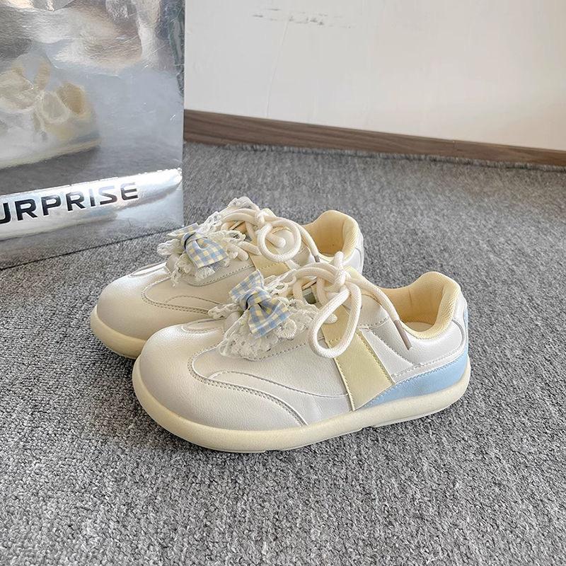 Niedliche Bären-Board-Schuhe Damen 2025 neu Frühling vielseitige Puffs lässige kleine weiße Schuhe Retro-Plateau deutsche Trainingsschuhe