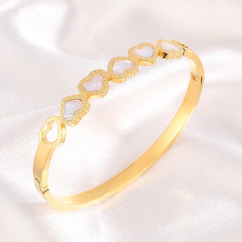 Hollow Love Shell Women's Fashionable and Versatile Heart-to-heart Bracelet