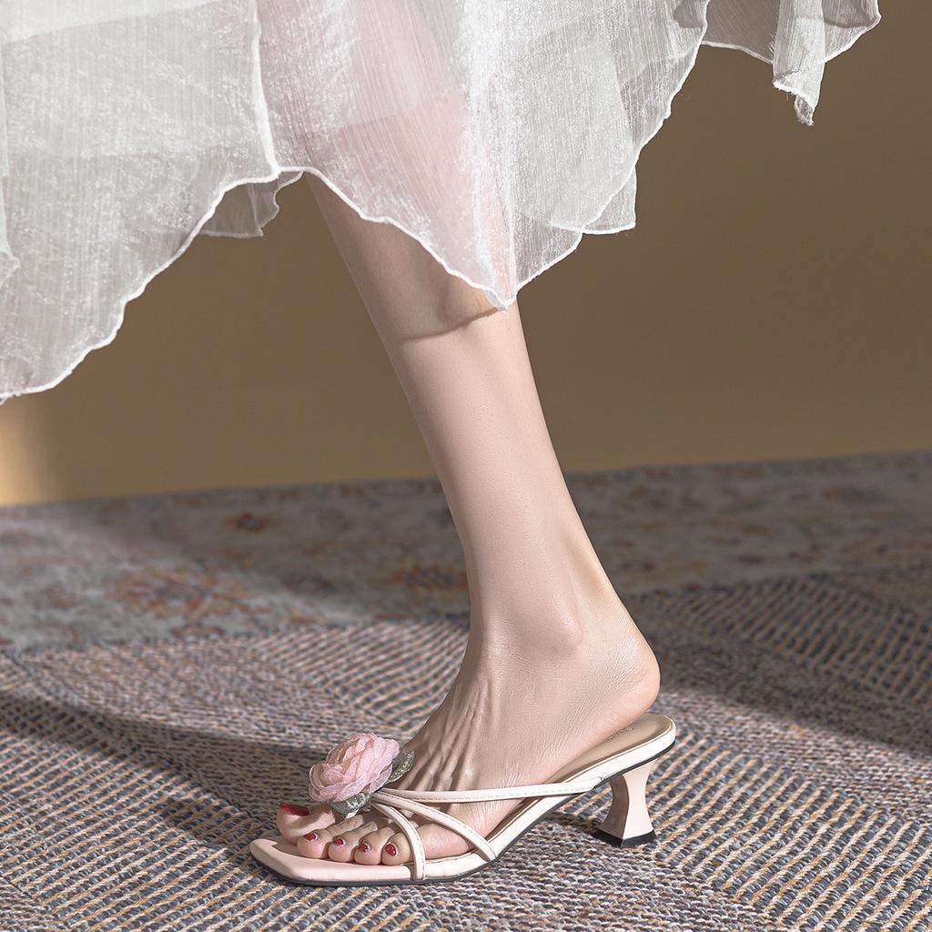 2025 new sweet Chinese style camellia toe slippers Roman thin strap square head cover toe high heel sandals women