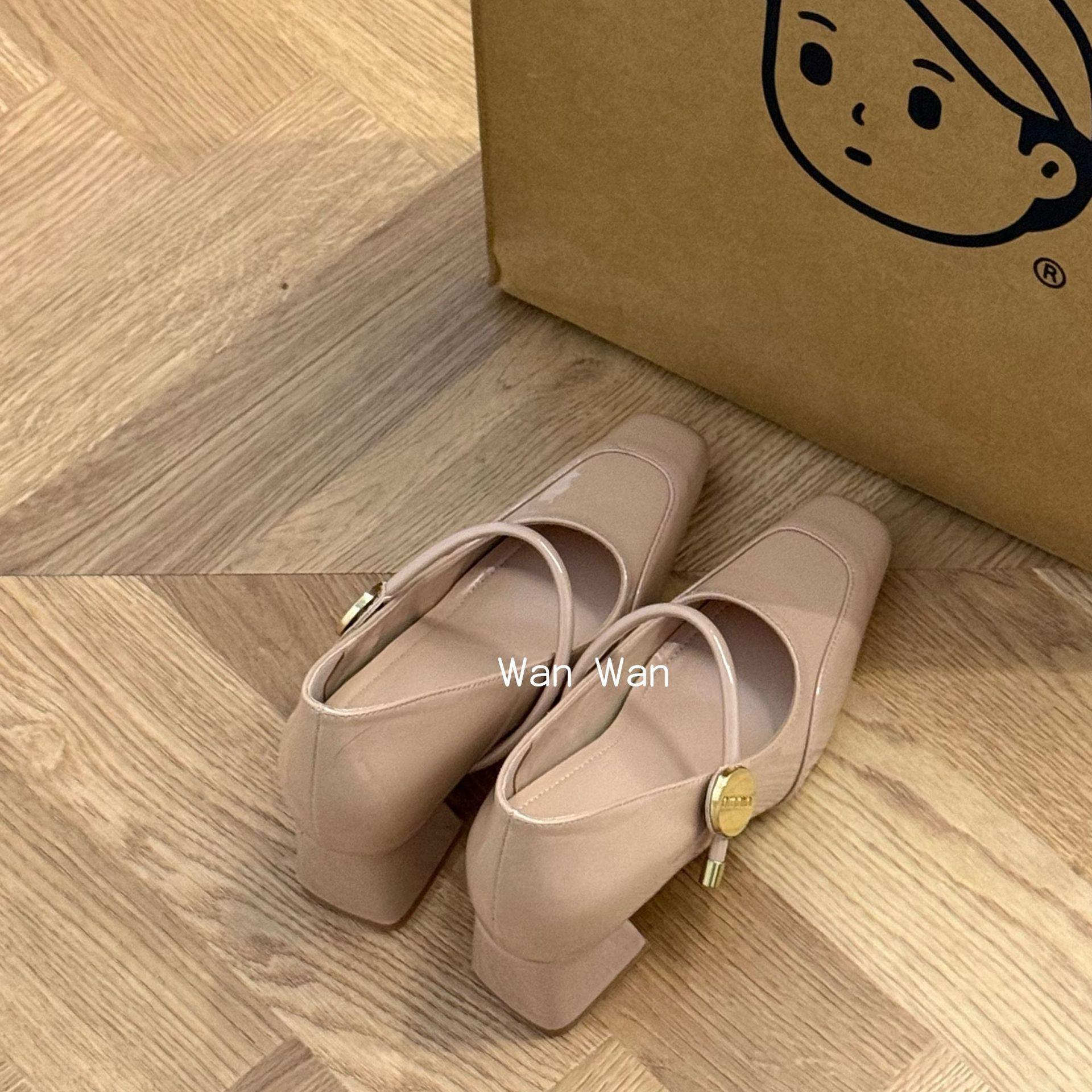 

Small leather shoes women wear in summer, new silver Mary Jane single shoes temperament high heels burst 40 абрикосовий