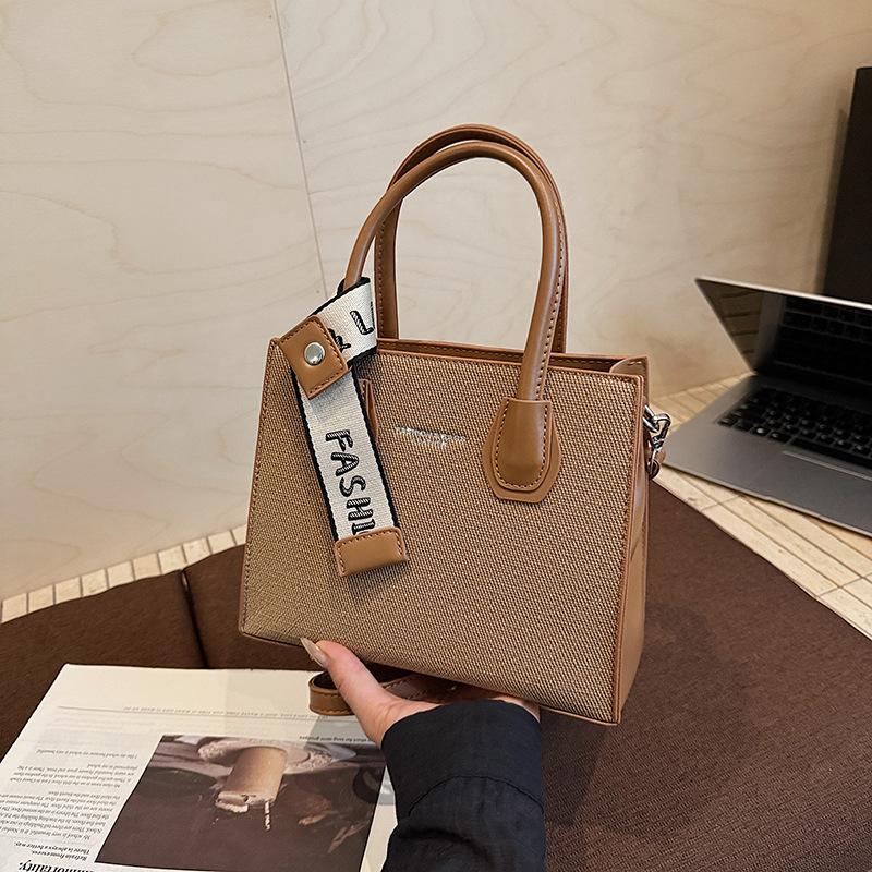 Premium Sense Simple Portable Small Bag Fashionable New Women's Commuter Versatile Shoulder Messenger Bag