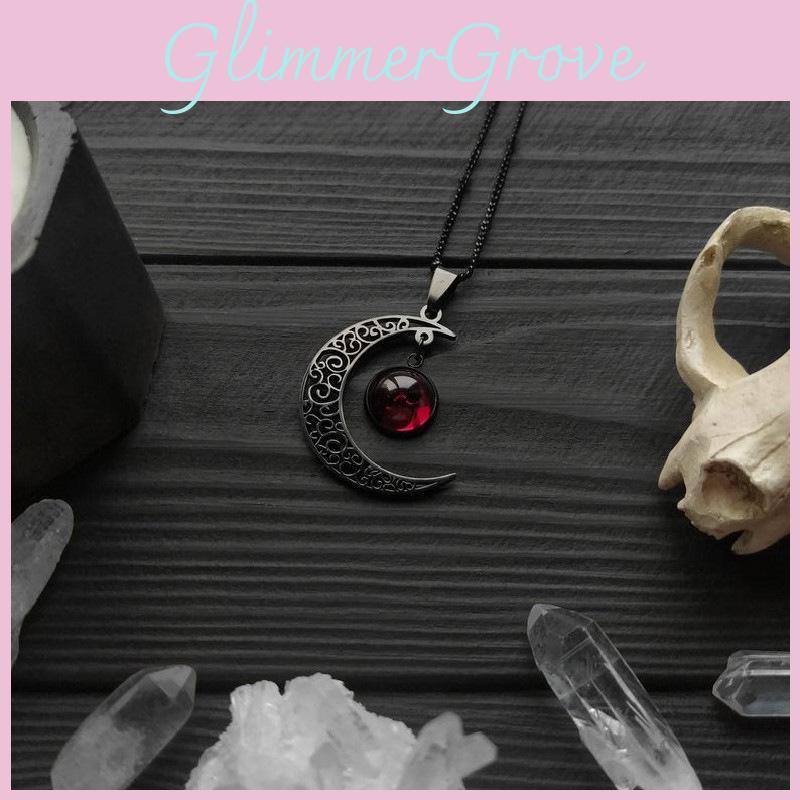 Gothic Moon Pendant Necklace With Alloy Chain For Daily Wear