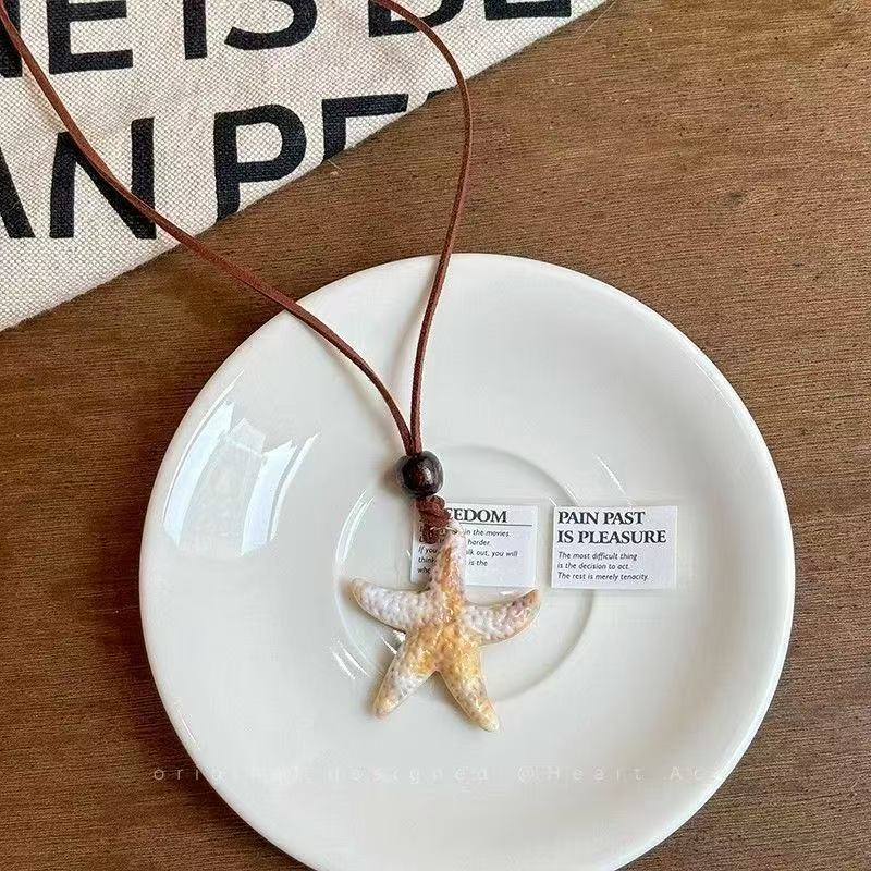 Long beaded starfish flower handwoven necklace women's seaside island vacation style versatile collarbone chain accessories