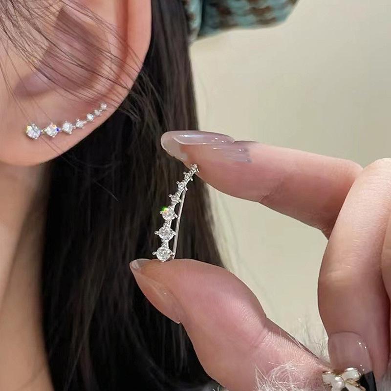 Двусторонние серьги-гвоздики из циркония: Простые, Элегантные, Модные и Искрящиеся Модные Аксессуары.