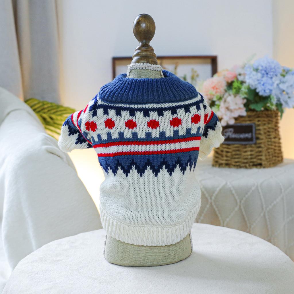 Autumn and Winter Warm and Comfortable Dog Sweater Clothes Pet Cat Clothing Flower Sweater Collection