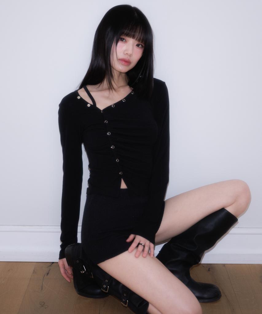 ROSEFRANTZ Unbalanced Shirring Long Sleeve [Black]