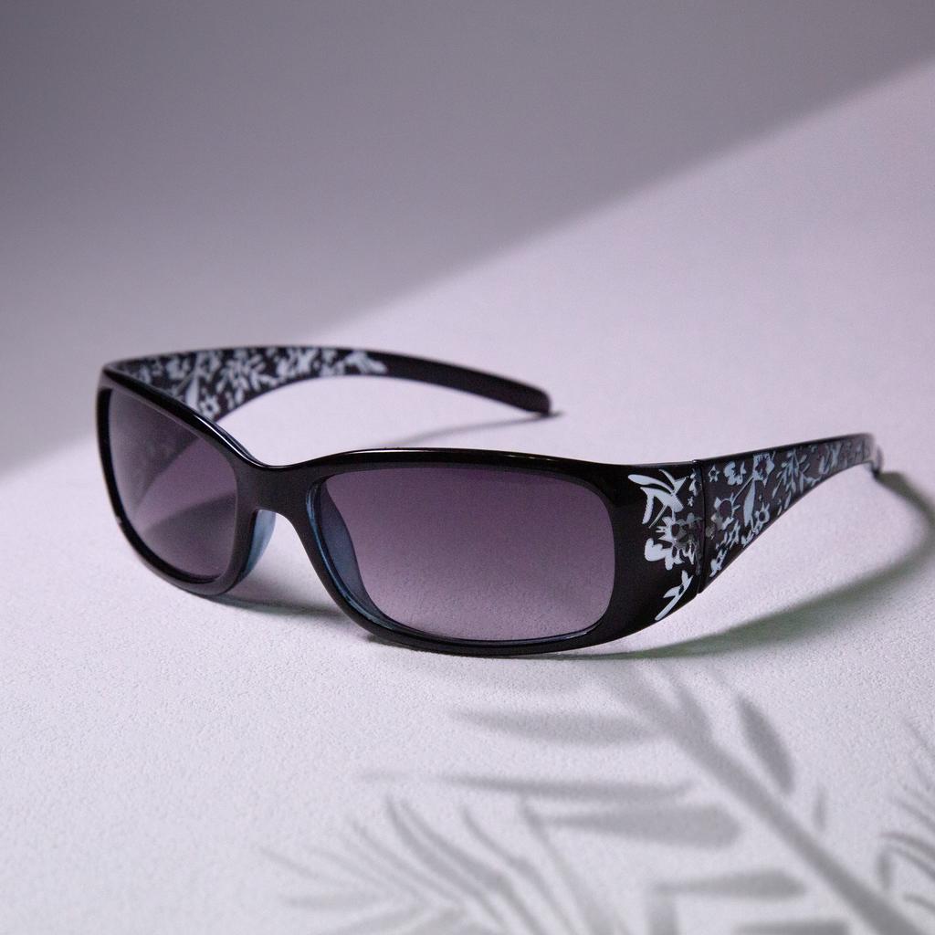 Fashion New Y2K Ladies Pattern Relief Square Small Frame Sunglasses Retro Style Elegant Summer Vacation Beach Glasses