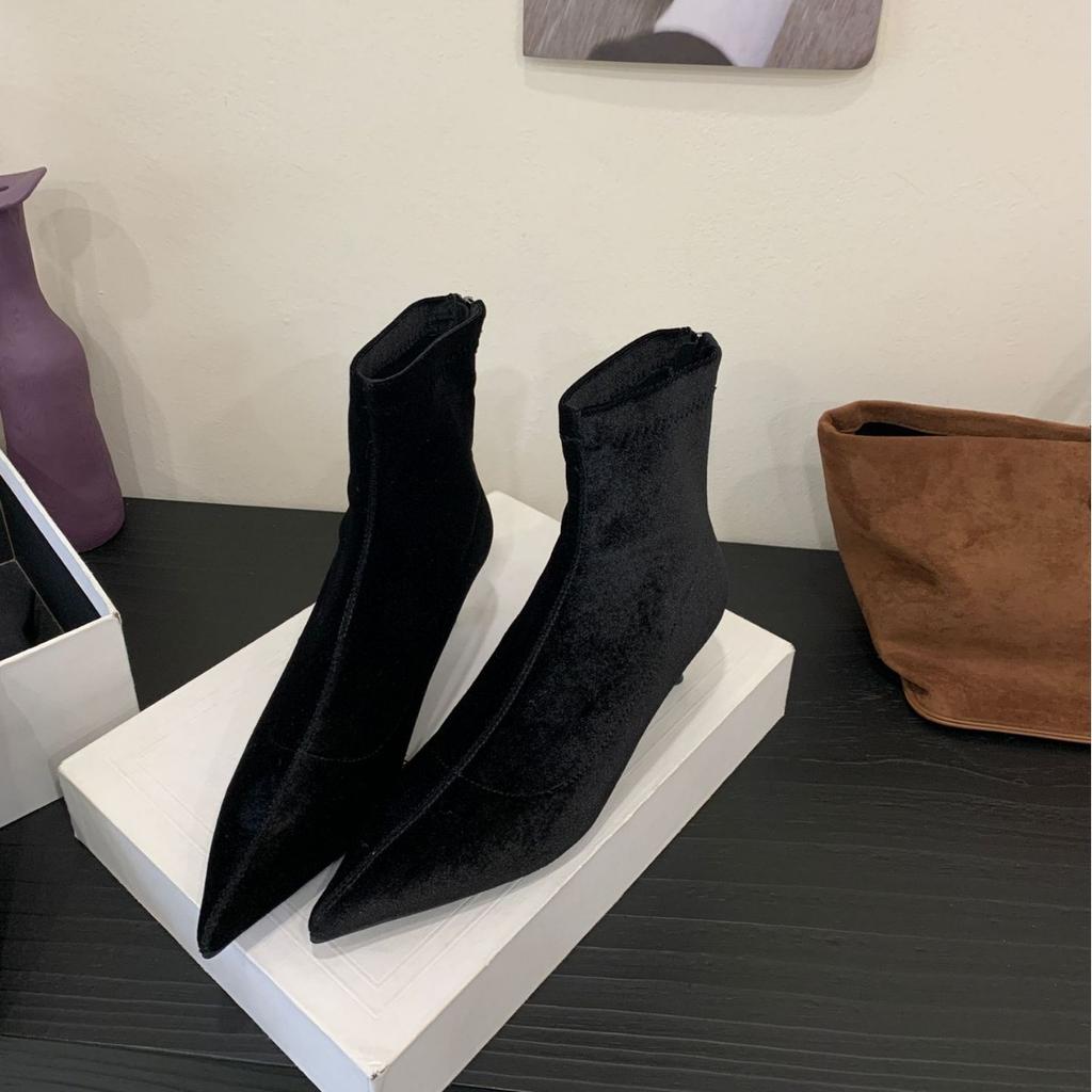 2025 New Pointed Stiletto Soft Leather Beanie Rear Zipper Suede Fashion Women's Short Boots