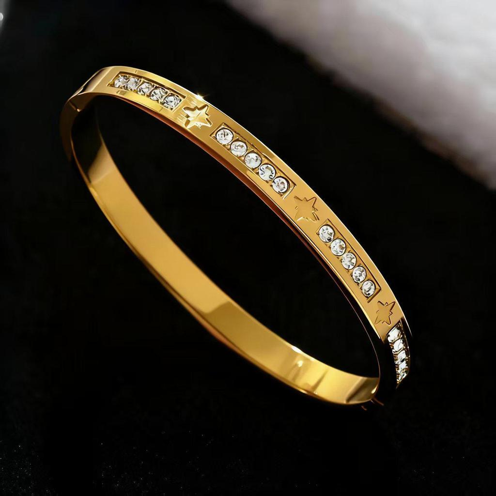 Elegant Non-fading Gold-plated Titanium Steel Women's Bracelet