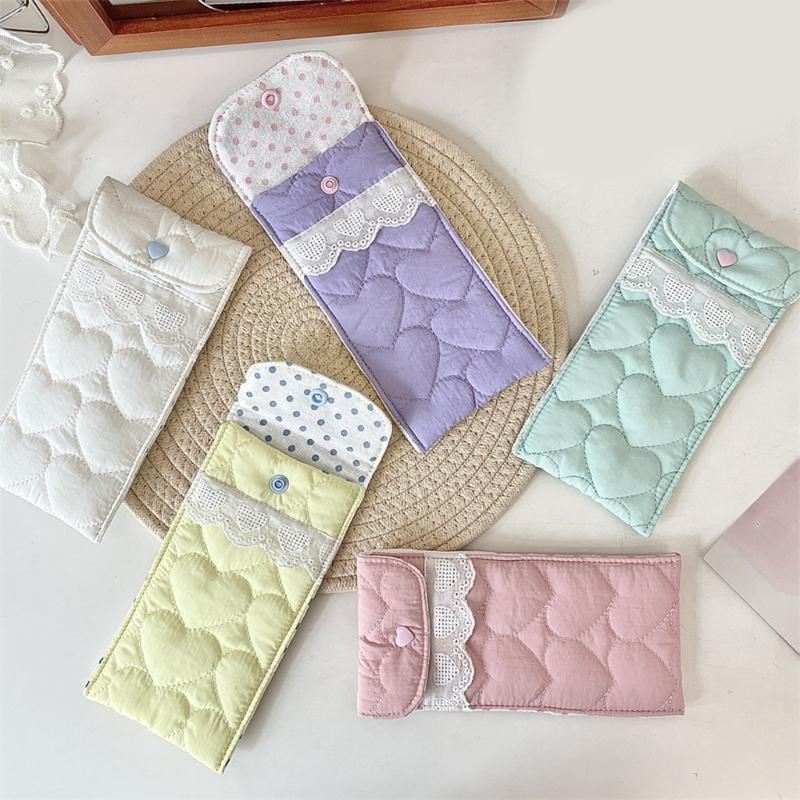 Fashionable Portable Eyewear Organizers Protective Sunglasses Pouch Convenient for Everyday Use and Travel Accessory