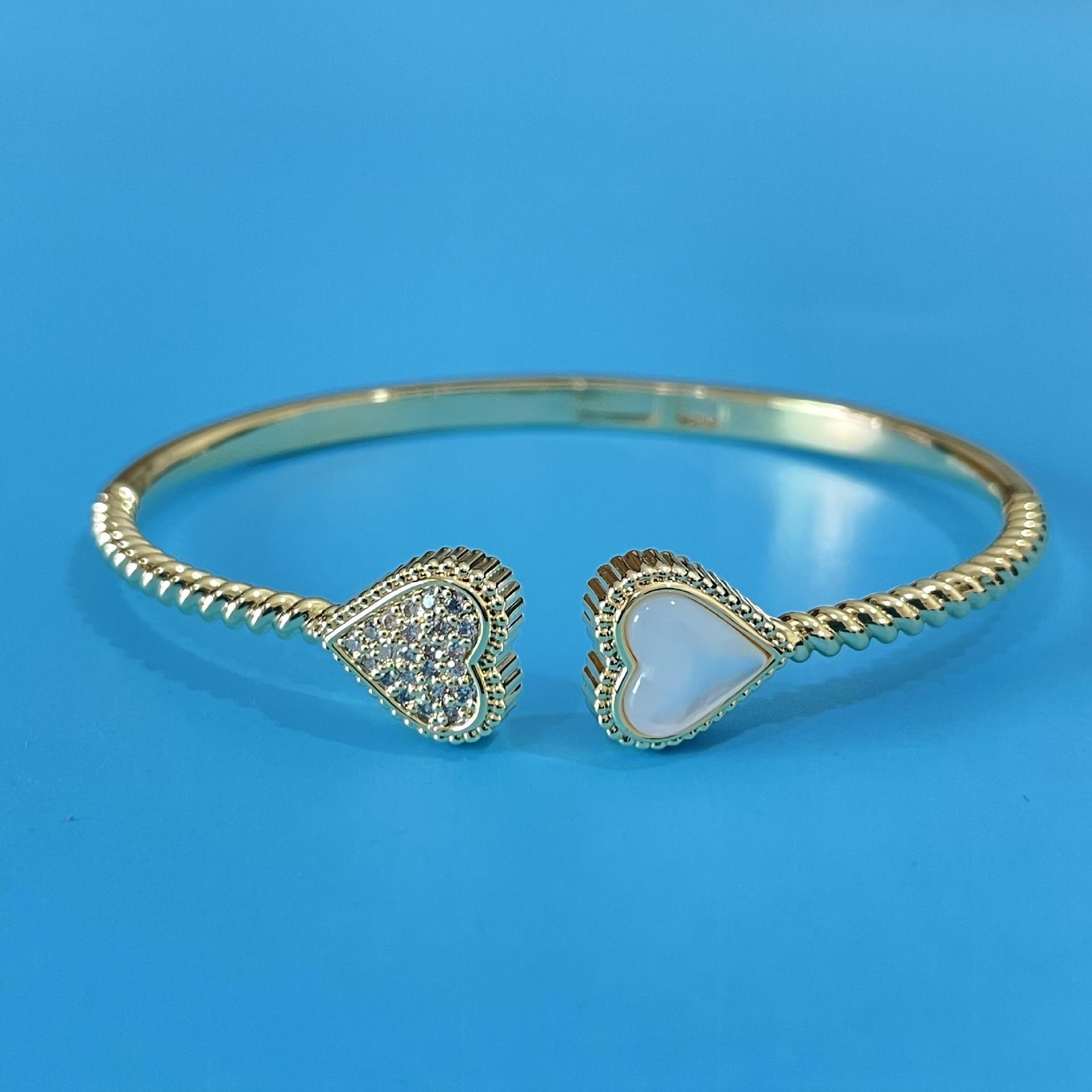 Fritillaria Zircon Love Open Bracelet Light Luxury High-end Threaded Heart One  Size(18CM~21CM)