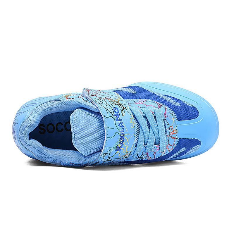 New boys and girls breathable comfortable sports casual broken nails football shoes grass game children students