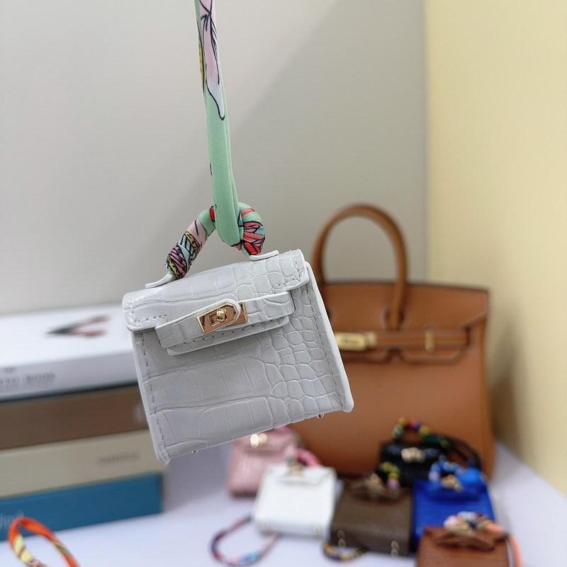 Mini Kelly bag pendant, crocodile pattern leather, cute miniature bag pendant, high-end car keychain, car pendant.