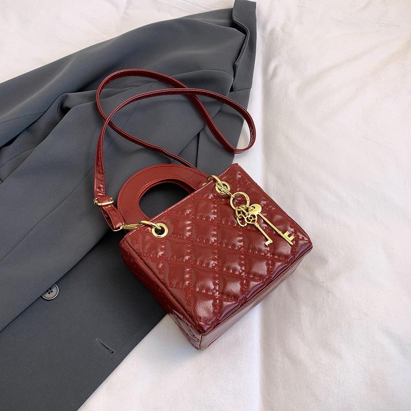 Bolsas, bolsa de mão feminina com textura de losango e linha bordada, versão coreana 2025 primavera e verão nicho ins de alto valor bolsa de ombro mensageiro