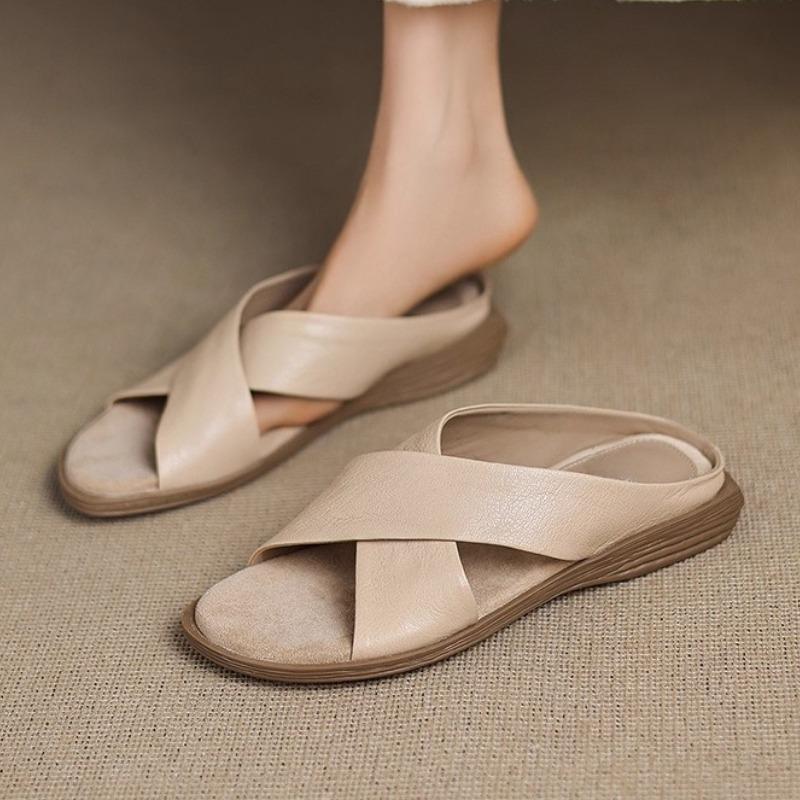 Fashion High Quality Flat Slippers Women Fashion Pointed Toe Cross Tied Brand Designer Slippers Comfort Open Toe Non Slip Beach Sandals