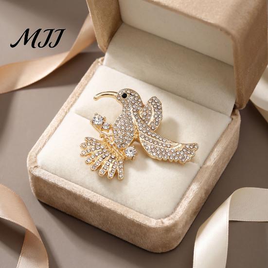 Women Bird Jewelry Rhinestone Hummingbird Brooch, Flying Lapel Pin, Golden Plated Accessory for Clothing Scarf Hat Polished Alloy Brooch
