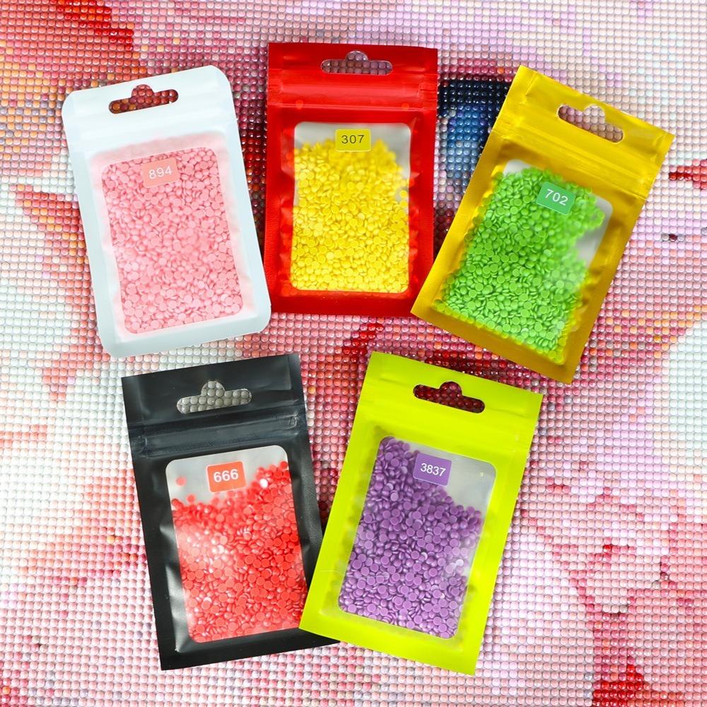 

50PCS Reusable Colorful Aluminum Foil Bag with Hang Hole Self Adhesive Bags Embroidery Accessories Green-A