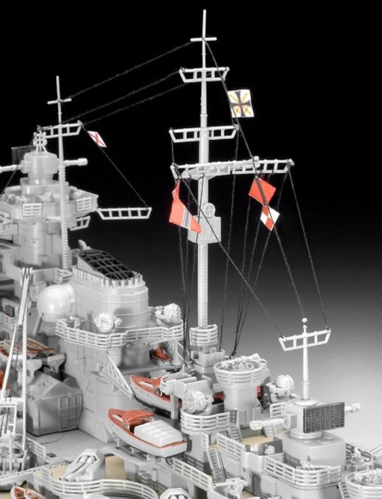Revell 1/350 Deutsches Marine Schlachtschiff Bismarck Plastikmodell