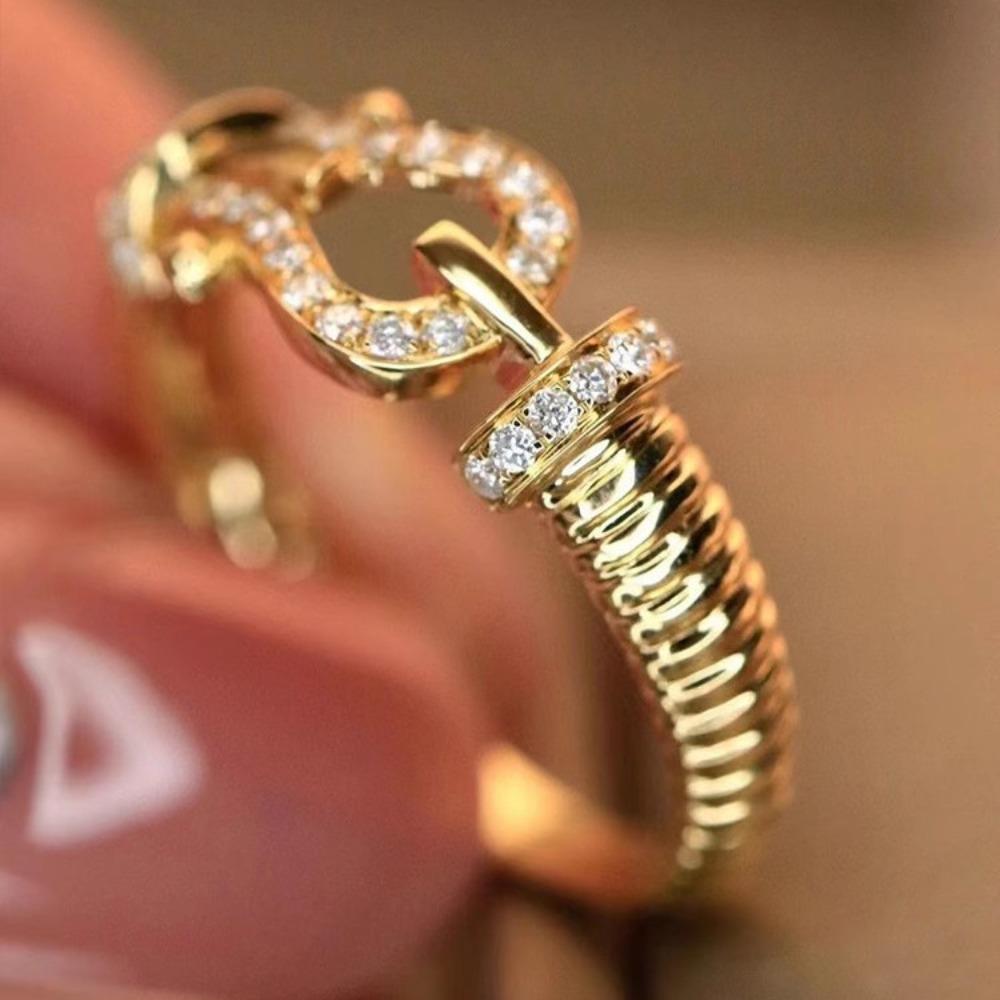 

Luxury Womens Ring Diamond Horsehoe Twist Design Stylish Statement Jewelry Trendy Fashion Accessories for Women open and adjustable