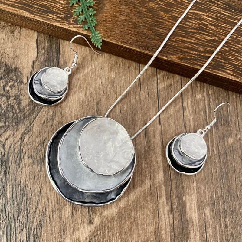 New Vintage Irregular Earring Necklace Circular Pendants Layered Aesthetic Decoration Choker Trend Elegant Jewelry Set for Women