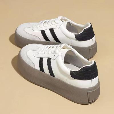 Chaussures d'entraînement allemandes augmentant la hauteur pour femmes, nouvelles chaussures blanches de printemps et d'automne pour femmes, petites chaussures décontractées à muffins, baskets à semelle épaisse